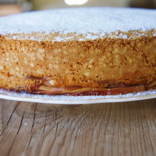 Receita de Bolo de Maçã Russo (Sharlotka)