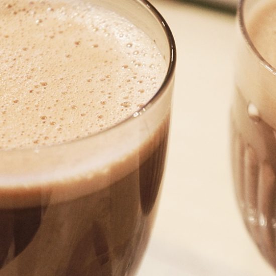 Chocolate Quente com Licor de Laranja