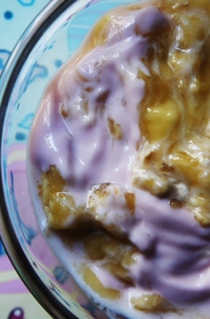 Banana Amassada com Iogurte e Aveia para Bebês