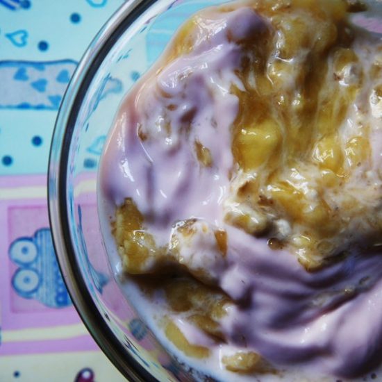 Banana Amassada com Iogurte e Aveia para Bebês
