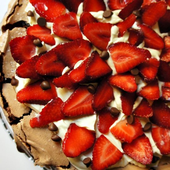 Receita de Pavlova de Chocolate com Morango