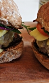 Receita de Cheeseburger com Cebola Caramelizada