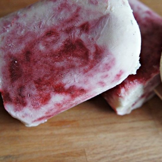 Receita de Picolé Caseiro de Cheesecake de Morango