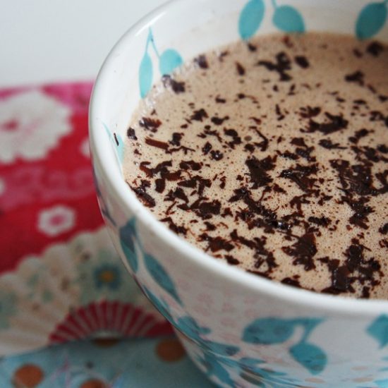 Receita de Chocolate Quente com Chocolate Meio Amargo