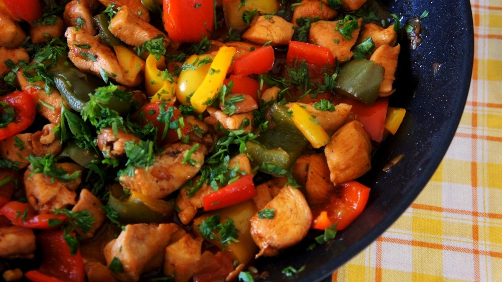 Receita de Peito de Frango com Pimentão e Páprica Defumada