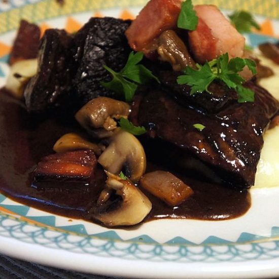 Receita de Costela de Boi ao Molho de Vinho Tinto