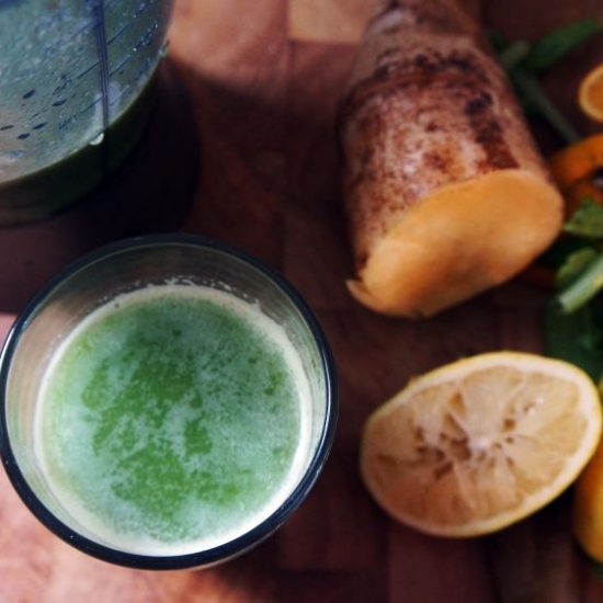Receita de Suco Verde com Batata Yacon