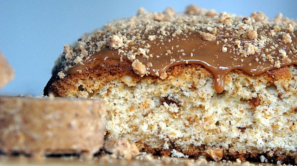 Receita de Bolo de Paçoca com Cobertura de Doce de Leite