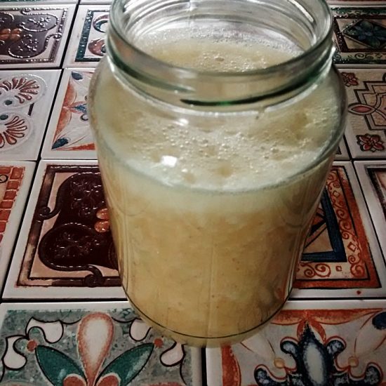 Receita de Suco de Batata Yacon, Abacaxi, Gengibre, Maçã e Limão