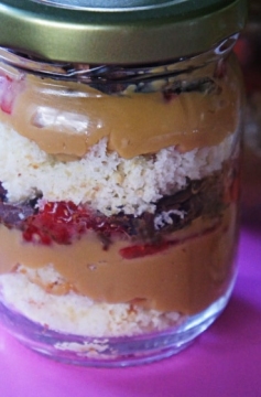 Receita de Bolo no Pote com Recheio de Chocolate e Creme de Doce de Leite