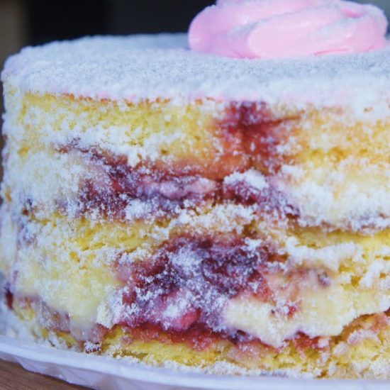 Receita de Naked Cake de Morango e Creme de Leite Condensado