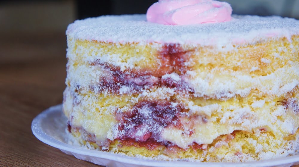 Receita de Naked Cake de Morango e Creme de Leite Condensado