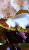 Receita de Sanduíche de Pão Sírio com Falafel e Iogurte Natural