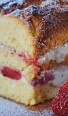 Receita de Bolo Recheado com Sorvete e Morango