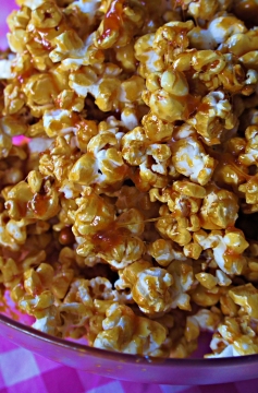 Receita de Pipoca Caramelada pra Assistir Netflix