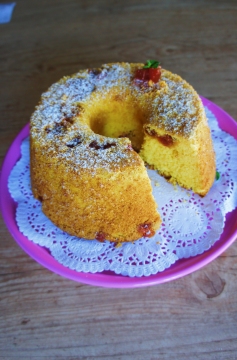 Receita de Bolo de Fubá com Recheio Goiabada Cascão