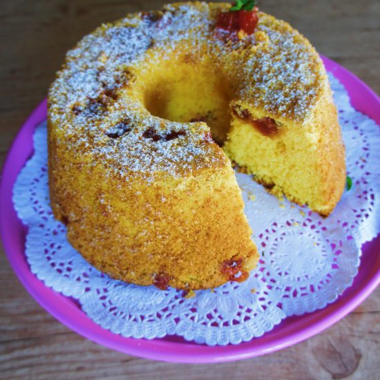 Receita de Bolo de Fubá com Recheio Goiabada Cascão