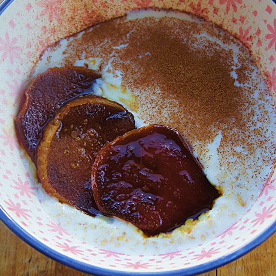 Receita de Mingau de Aveia com Pera Caramelada