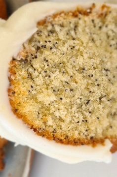 Receita de Bolo de Limão e Papoula com cobertura de Cream Cheese