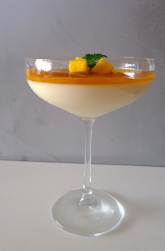 Receita de Panna Cotta de Manga com Gengibre