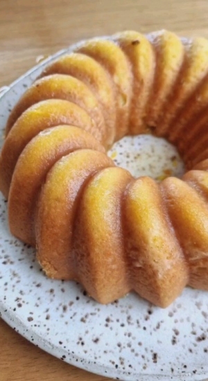 Receita de Bolo de Laranja e Amêndoa Alagadinho 